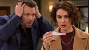 Sarah tells Brady that she is pregnant